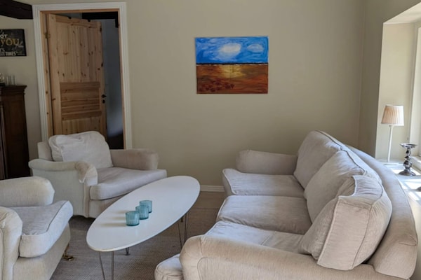 Foto van Rustig toevluchtsoord op het platteland met terras - Indoor