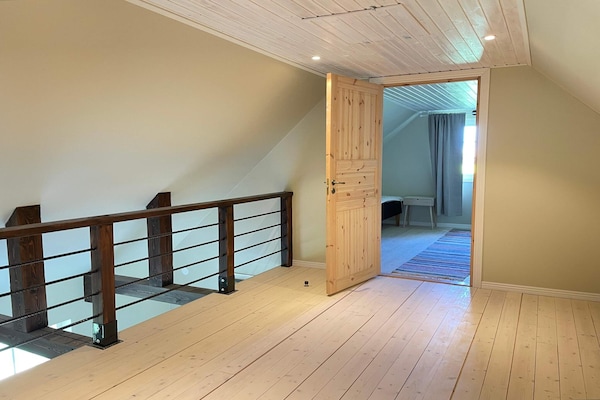 Foto van Rustig toevluchtsoord op het platteland met terras - Indoor
