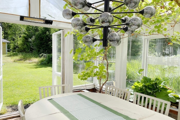 Foto van Gezellig zomerverblijf in Graddo - Vakantiehuis in Gräddö - Outdoor
