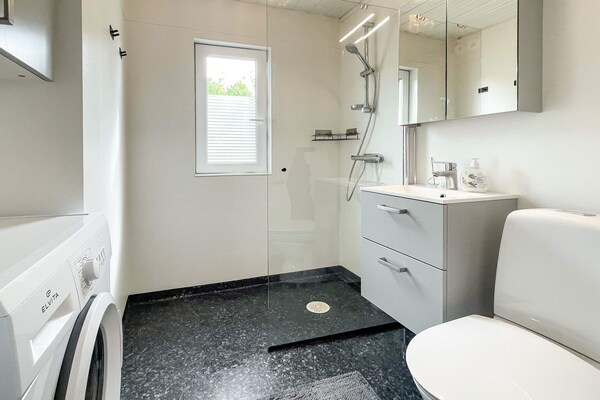 Foto van Villa in de archipel met zwembad en terras - Vakantiehuis in GAMLEBY - Indoor