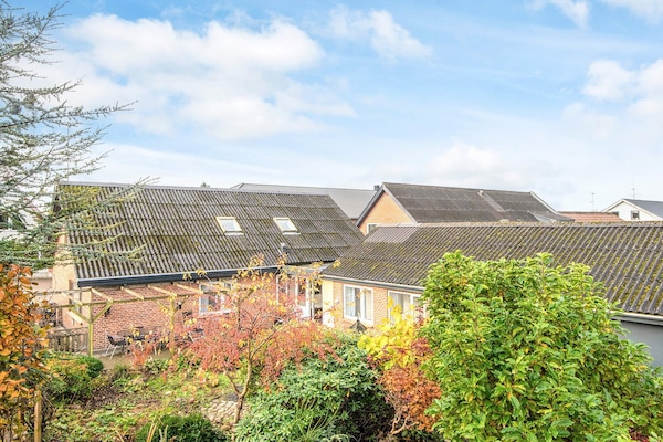 Foto van Activiteitenhuis midden in het internaat - Vakantiehuis in Bording - View