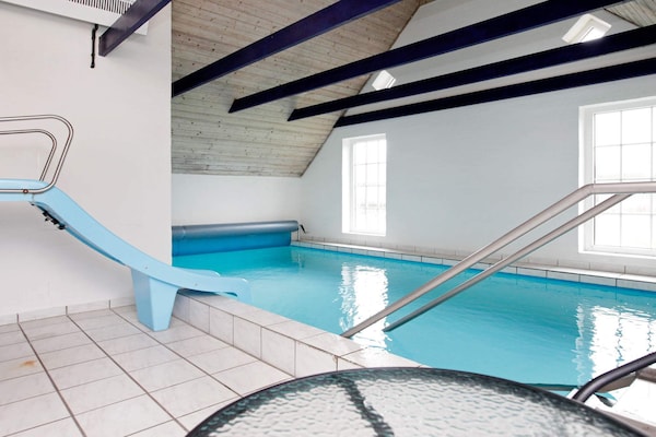Foto van Luxe zwembad retraite -- By Traum Ferienwohnungen - Vakantiehuis in Ulfborg - Pool