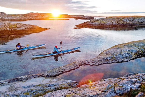 Foto van Kustwoning in Sandvik met zwembad - Vakantiehuis in TORSLANDA - Outdoor