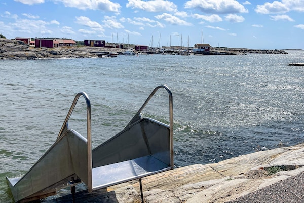 Foto van Kustwoning in Sandvik met zwembad - Vakantiehuis in TORSLANDA - Outdoor