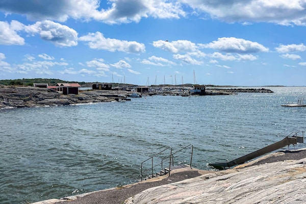 Foto van Kustwoning in Sandvik met zwembad - Vakantiehuis in TORSLANDA - Outdoor