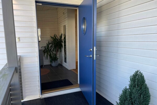 Foto van Kustwoning in Sandvik met zwembad - Vakantiehuis in TORSLANDA - Outdoor