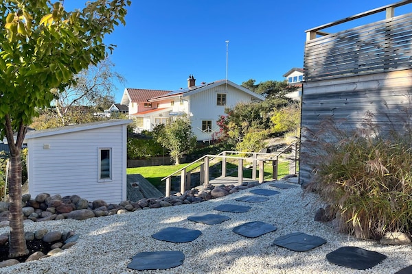Foto van Kustwoning in Sandvik met zwembad - Vakantiehuis in TORSLANDA - Outdoor