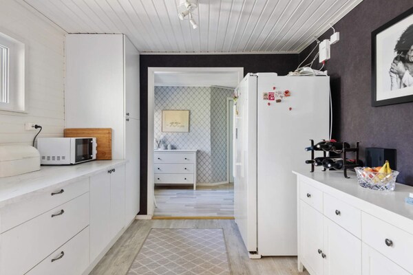 Foto van Gezellig toevluchtsoord in het bos met bubbelbad - Vakantiehuis in BERGSHAMRA - Indoor