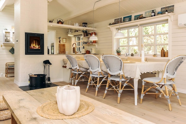 Foto van Gezellig strandhuis -- By Traum Ferienwohnungen - Vakantiehuis in Jerup - Indoor