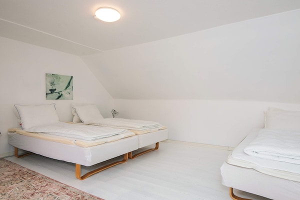 Foto van Ringkøbing herenhuis met spa en activiteitenruimte - Indoor