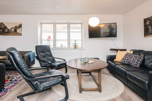 Foto van Ringkøbing herenhuis met spa en activiteitenruimte - Indoor