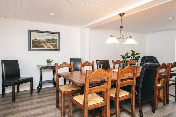 Foto van Ringkøbing herenhuis met spa en activiteitenruimte - Indoor