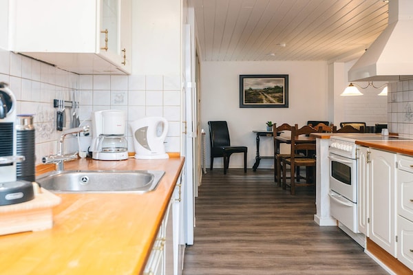 Foto van Ringkøbing herenhuis met spa en activiteitenruimte - Indoor