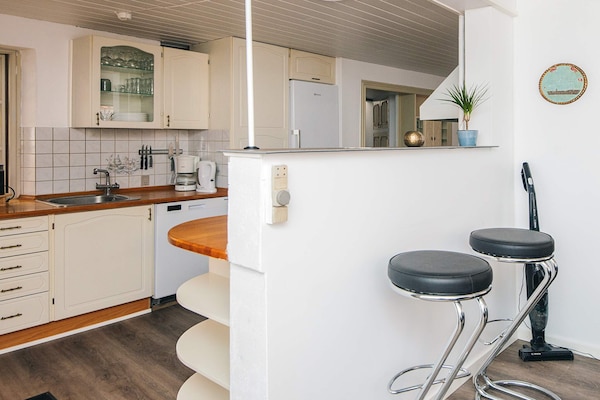 Foto van Ringkøbing herenhuis met spa en activiteitenruimte - Indoor