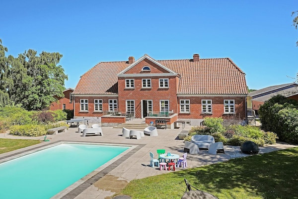Foto van 4 sterren vakantie huis in Lundby - Vakantiehuis in Lundby - Pool