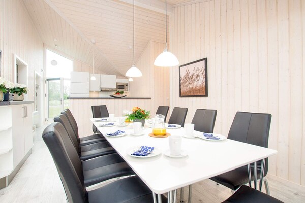 Foto van Ontspanningsoord in Scandinavische stijl met sauna - Untagged