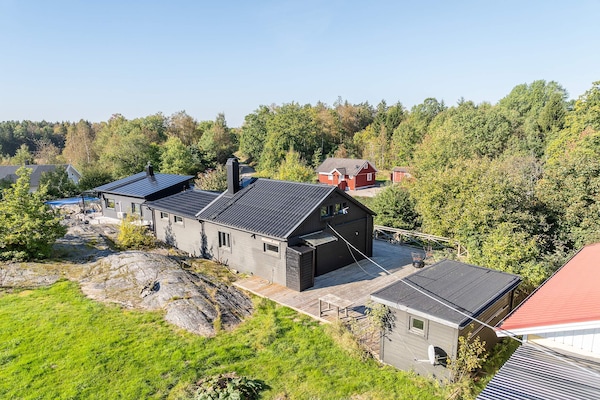 Foto van 4 sterren vakantie huis in Trollhättan - Vakantiehuis in Trollhättan - Outdoor