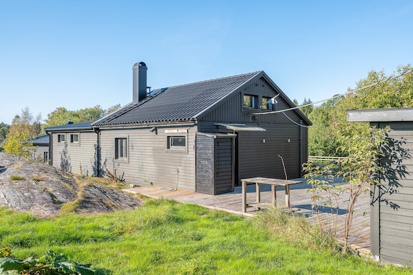 Foto van 4 sterren vakantie huis in Trollhättan - Vakantiehuis in Trollhättan - Outdoor