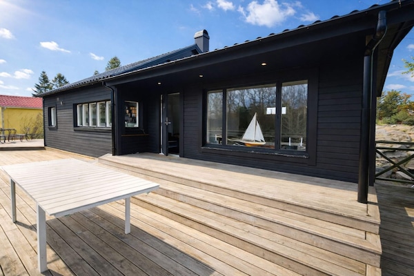 Foto van 4 sterren vakantie huis in Trollhättan - Vakantiehuis in Trollhättan - Outdoor