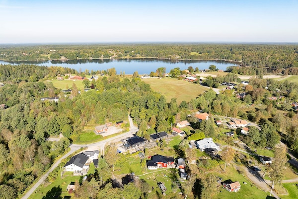 Foto van 4 sterren vakantie huis in Trollhättan - Vakantiehuis in Trollhättan - Outdoor