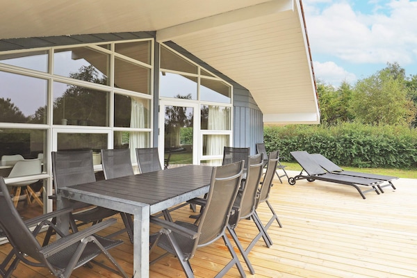 Foto van Luxe vakantieverblijf met zwembad - Vakantiehuis in Væggerløse - View