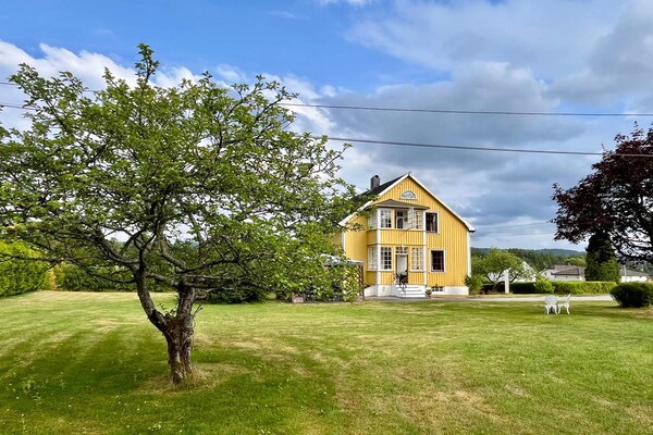 Foto van 4 sterren vakantie huis in Hornnes - Vakantiehuis in Hornnes - Outdoor
