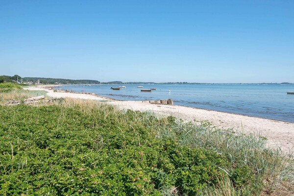 Foto van Luxe strandhuis met spa - Vakantiehuis in Sjølund - Untagged