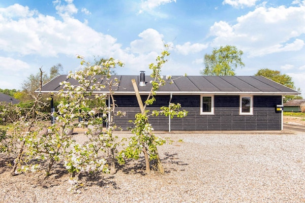 Foto van Luxe strandhuis met spa - Vakantiehuis in Sjølund - View