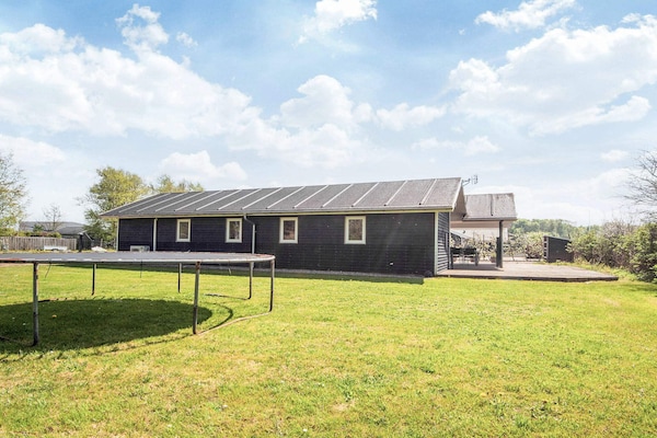 Foto van Luxe strandhuis met spa - Vakantiehuis in Sjølund - View