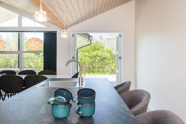Foto van Luxe strandhuis met spa - Vakantiehuis in Sjølund - Indoor