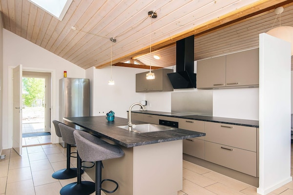 Foto van Luxe strandhuis met spa - Vakantiehuis in Sjølund - Indoor
