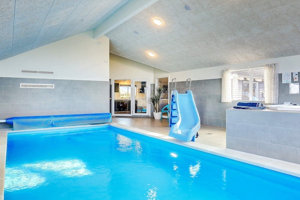 Foto van Luxe vakantieverblijf met zwembad - Vakantiehuis in Bogense - Pool