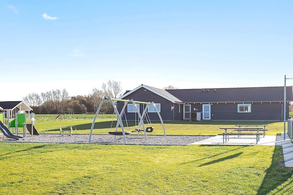 Foto van Luxe vakantieverblijf met zwembad - Vakantiehuis in Bogense - Outdoor