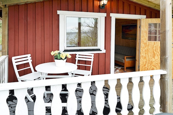 Foto van Hut aan het meer met uitzicht op het meer - Vakantiehuis in ALLINGSÅS, SVERIGE - Outdoor