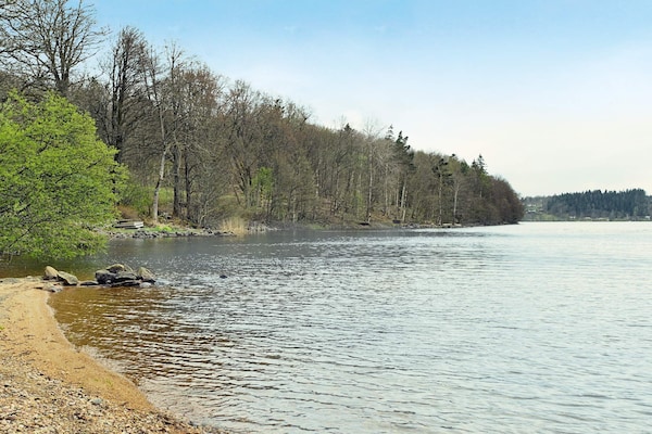 Foto van Hut aan het meer met uitzicht op het meer - Vakantiehuis in ALLINGSÅS, SVERIGE - WaterView