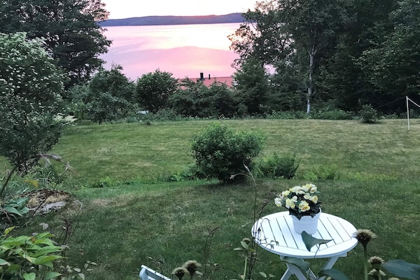 Foto van Hut aan het meer met uitzicht op het meer - Vakantiehuis in ALLINGSÅS, SVERIGE - Outdoor