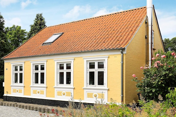 Foto van Schilderachtig toevluchtsoord met haard en terras - Vakantiehuis in Marstal - Outdoor