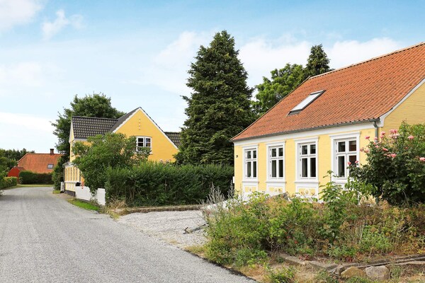 Foto van Schilderachtig toevluchtsoord met haard en terras - Vakantiehuis in Marstal - View