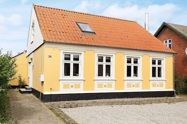 Foto van Schilderachtig toevluchtsoord met haard en terras - Vakantiehuis in Marstal - View