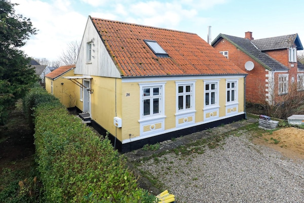 Foto van Schilderachtig toevluchtsoord met haard en terras - Vakantiehuis in Marstal - View