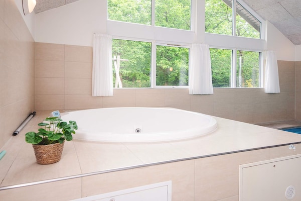 Foto van Luxe zwembadresort in Henne - Vakantiehuis in Henne - Spa