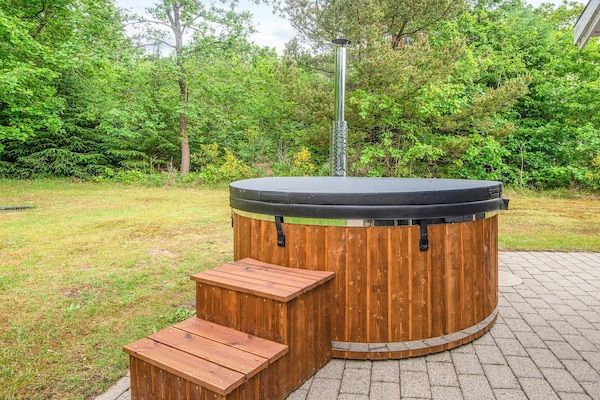 Foto van Luxe zwembadresort in Henne - Vakantiehuis in Henne - View