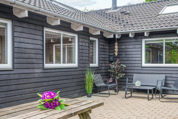 Foto van Luxe zwembadresort in Henne - Vakantiehuis in Henne - View