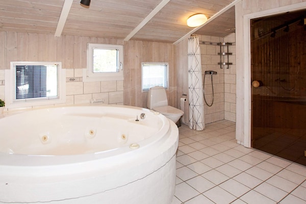 Foto van Vakantiehuis in de buurt van Bork Harbor - Vakantiehuis in Hemmet - Spa