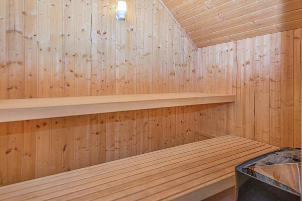 Foto van Luxe retraite met tennis -- Traum Ferienwohnungen - Vakantiehuis in Rømø - Sauna
