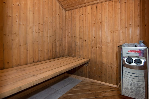 Foto van Luxe vakantieverblijf met zwembad - Vakantiehuis in Glesborg - Sauna