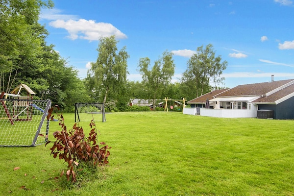 Foto van Luxe strandhuis met zwembad - Vakantiehuis in Nordborg - Outdoor