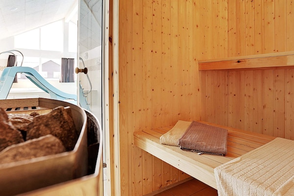 Foto van Luxe vakantieverblijf met zwembad aan zee - Vakantiehuis in Bogense - Sauna