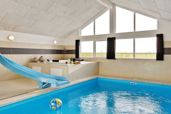 Foto van Luxe strandhuis met zwembad - Vakantiehuis in Bogense - Pool