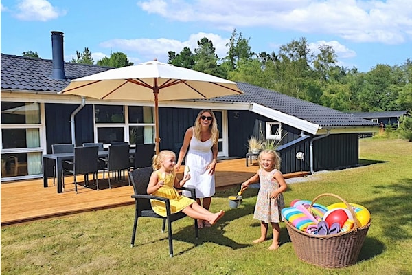 Foto van Gerenoveerd huisje in Bratten - bij Traum - Vakantiehuis in Jerup - Outdoor